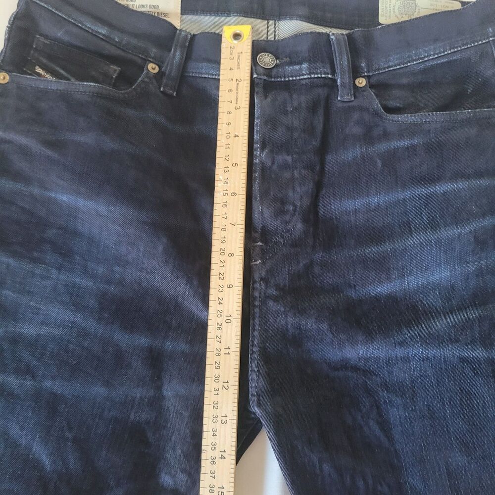 Diesel D-VIDER Carrot Jeans Mens W31 L32 Dark Wash Denim Button Fly Italy - Picture 10 of 14